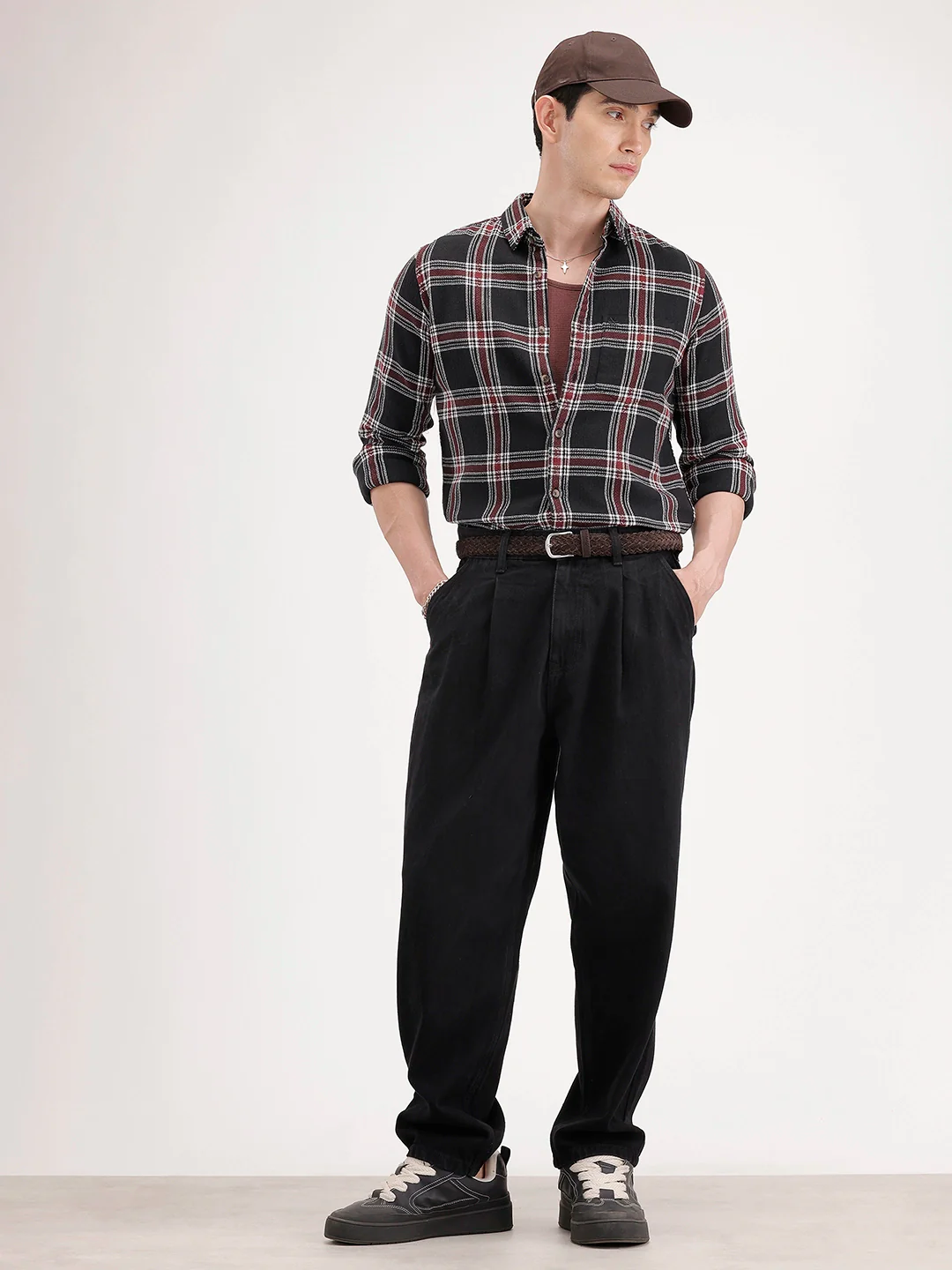 Classic Barrel Fit Denim Jeans | Black - Image 3