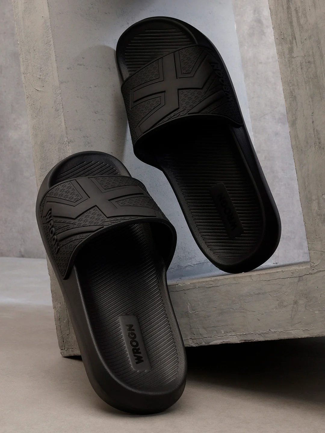 Sliders | Carbon Noir
