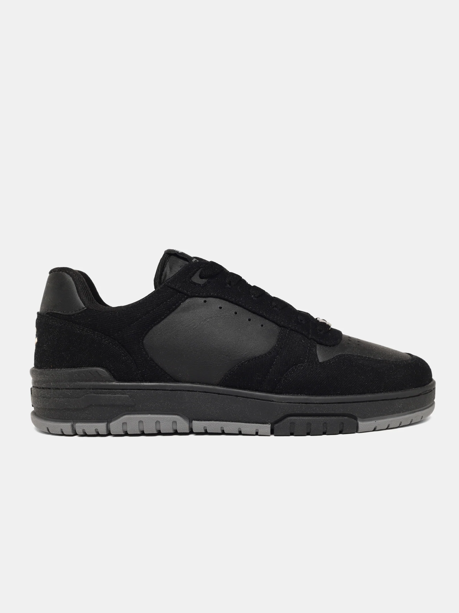 Sneakers | Greyhound After Dark