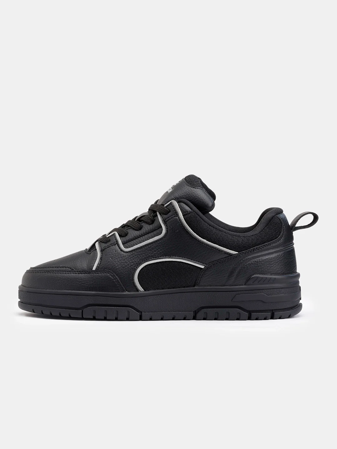 Sneakers | Greyhound Nightline - Image 3
