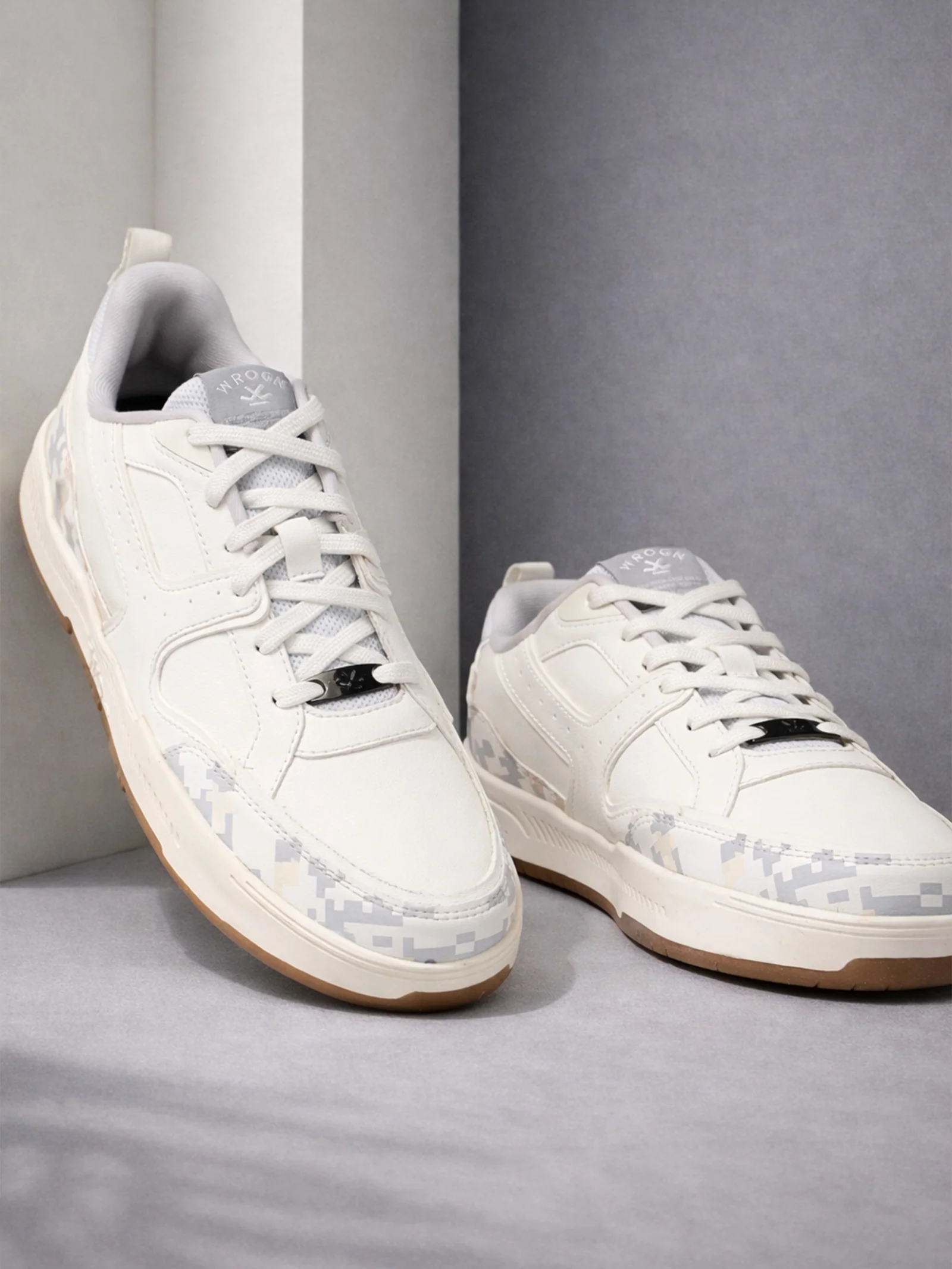 Sneakers  |  Negroni Mono Pixel