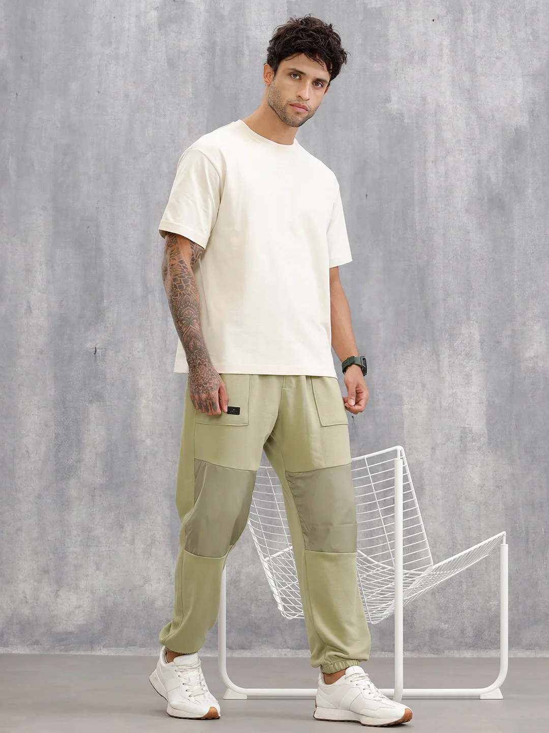 Tonal Colourblock Comfort Fit Jogger | Olive - Image 2